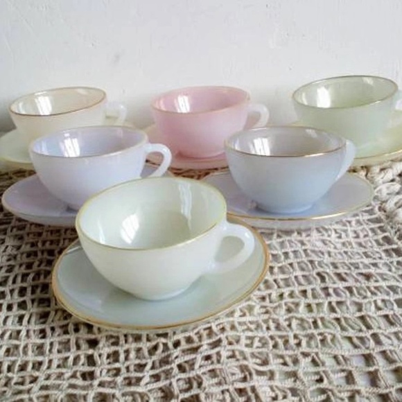 Vintage 60s Arcopal Harlequin Espresso Cups, Opaline Pastel, French Midcentury - Picture 5 of 16